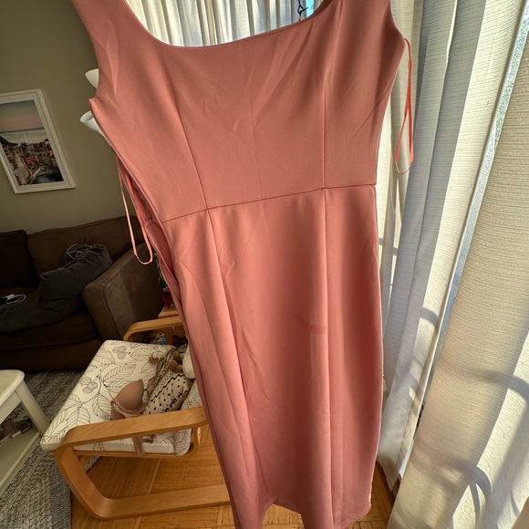 NWT Showpo dress in Rose - Picture 3 of 6